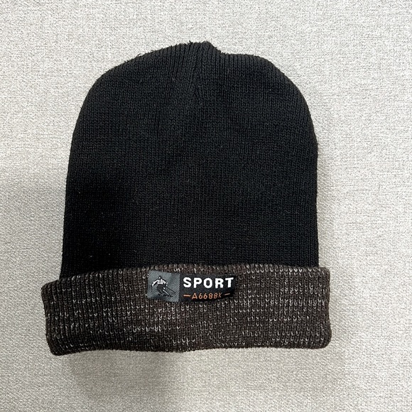 Beanie - Picture 1 of 2